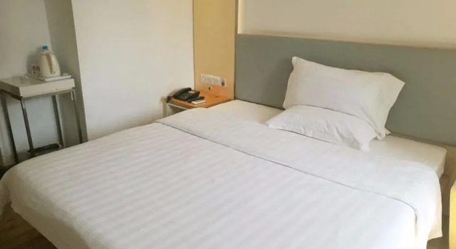 7 Days Inn Shenzhen Longgang Nalian Subway Station Branch, Rezerwuj Hotel Hotele w Shenzhen z parkingiem, Parking