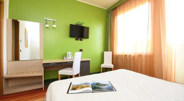 Семейный номер Standard Hi Hotels Sirmione - Lakeview Pool