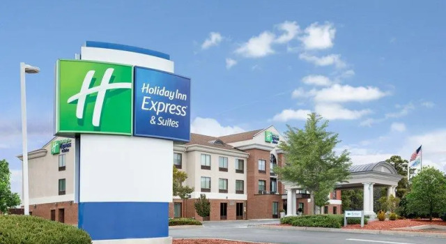 Люкс c 1 комнатой Holiday Inn Express Hotel & Suites Tappahannock by IHG
