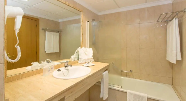 Трёхместный номер Standard Complejo BLUESEA Puerto Resort compuesto por Hotel Canarife y Bonanza Palace