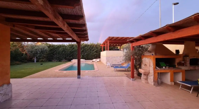 Вилла Villa Vivi. Piscina, idro, giardino e condizionatore