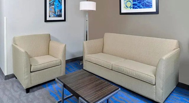 Полулюкс Holiday Inn Express Hotel & Suites St. Louis West-OFallon by IHG