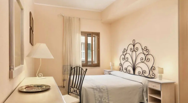 Люкс с видом на море Residence with private beach in Bosa Marina