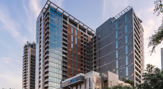Locale Dallas - Victory Park, Забронировать Отель Отели Далласа с бассейном, рядом с Арена "Американ Эйрлайнс", Бассейн