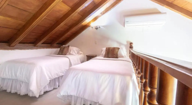 Трёхместный номер Standard с балконом Hotel Casa La Fe