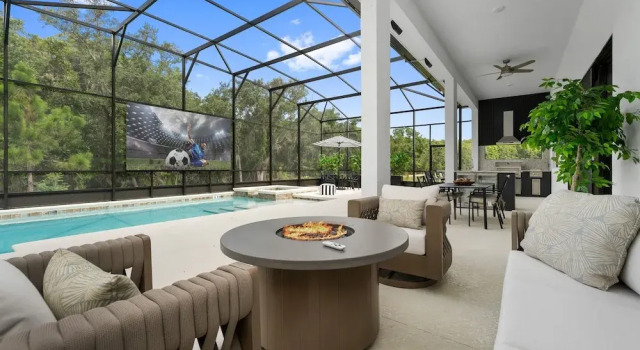 Коттедж Brand New Modern State of the Art Home Sleeps 31