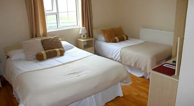 Gleanndobhar, Prenota Bed & breakfast Glencolmcille 