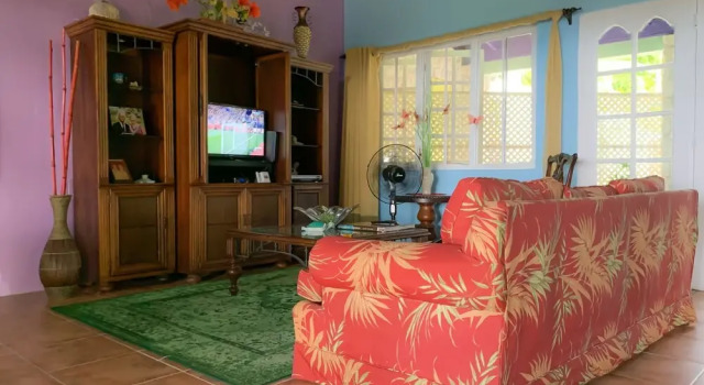 Russell Villas Garden House, Забронировать Отель Отели Монтего-Бэй с парковкой, Парковка
