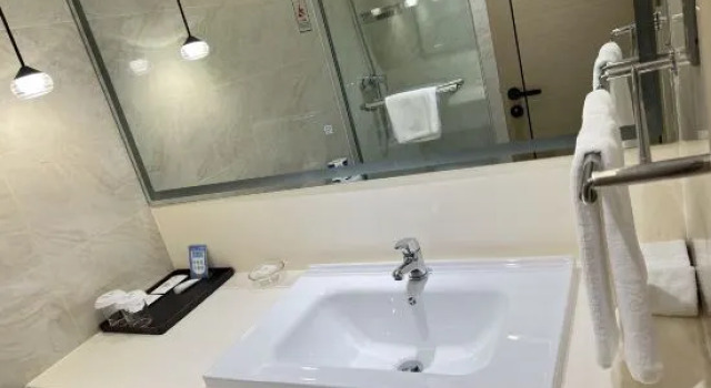 Номер Standard China Garden Hotel