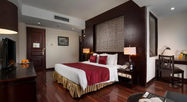 Полулюкс с балконом TK123 Hanoi Hotel
