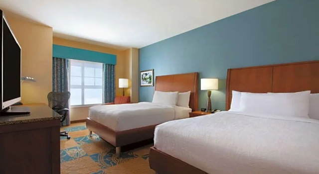 Четырёхместный номер Deluxe Hilton Garden Inn Oklahoma City/Bricktown