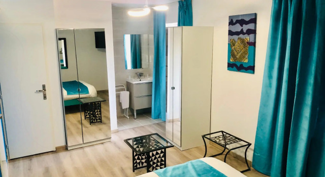 Pavillon Fani, Prenota Affittacamere Hotel a Alvernia con parcheggio, Parcheggio