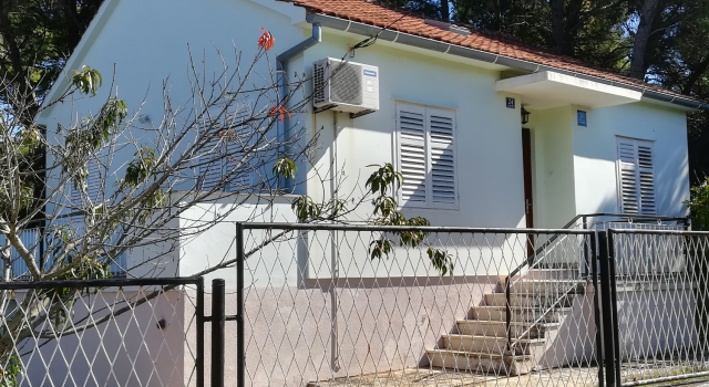 Holiday house VEKY - 50m from sea: Susica, Island Ugljan, 预订 别墅 乌格连 Ugljan Island