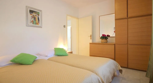 Nice Apartment in Ideal Location; Historic Porec 800 m and Beach 1 km Away