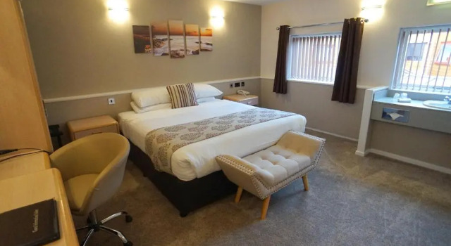 Номер Standard Damon’s Hotel