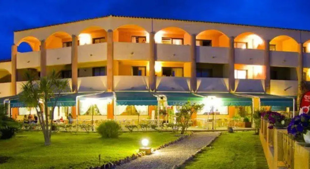 Le California Motel, Varaa Motelli  