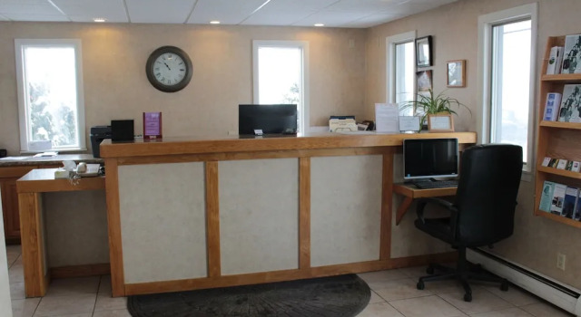 Shiretown Inn & Suites, Забронировать Мини-отель Отели штата Мэна с парковкой, Парковка