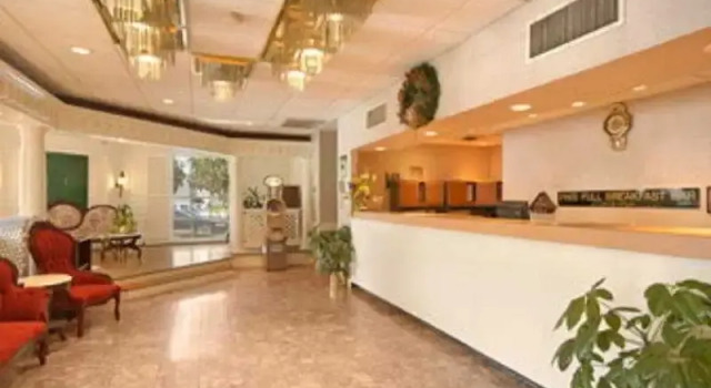 Ramada Rivers Edge Conference Center Roanoke, จอง โรงแรม Roanoke เวอร์จิเนีย