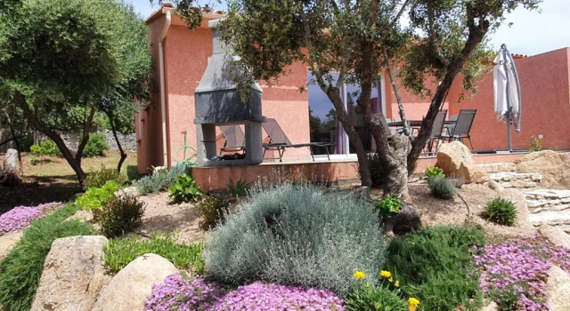 Коттедж с 2 комнатами Mini-villas Célia à BONIFACIO