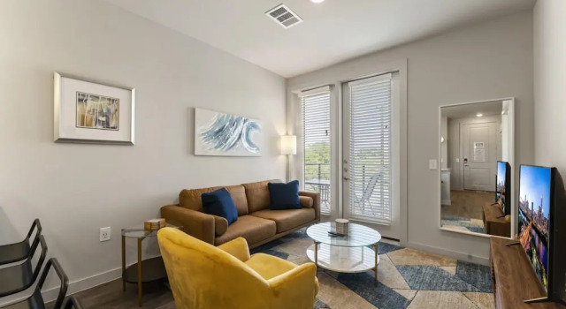 Prime Soco Cozy 1BR King Suite w Pool Parking, Забронировать Апартаменты/квартира Апартаменты Остина, рядом с Торговый центр The Linc, Апартаменты/квартира