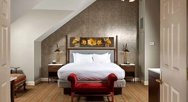 Двухместный люкс c 1 комнатой Virginia Crossings Hotel, Tapestry Collection by Hilton