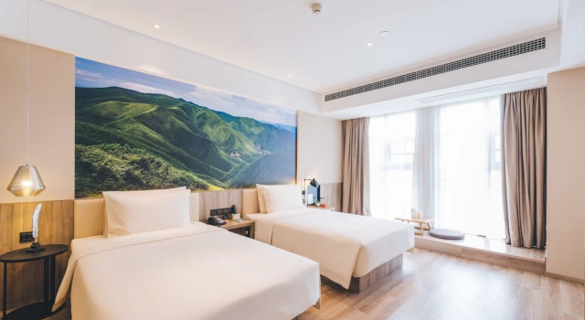 Двухместный номер Standard Atour Hotel Swimming Beach Qinglv Road Zhuhai