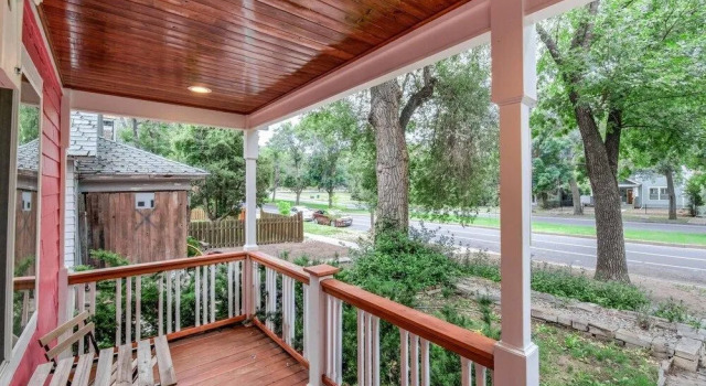 Perfect Cottage Downtown Great Patio!, Забронировать Дом для отпуска Колорадо-Спрингс Колорадо, рядом с Музей первооткрывателей Колорадо-Спрингс