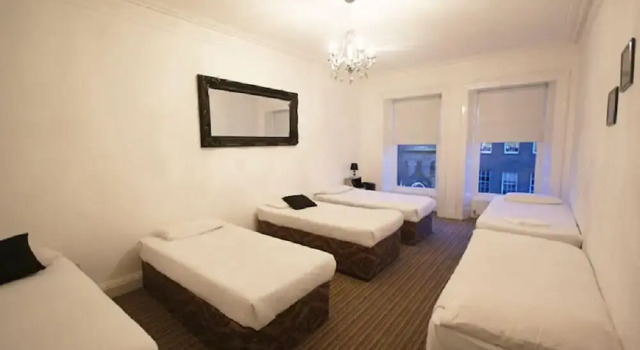 Princes Street Edinburgh Group Townhouse, Забронировать Апартаменты/квартира Апартаменты Эдинбурга, рядом с Bedlam Paintball, Апартаменты/квартира