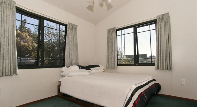 Korolevu Beach House - Whangamata Holiday Home