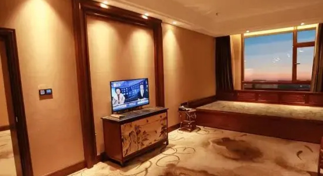 Семейный люкс Phoenix International Hotel