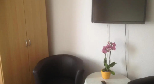 Gasthof & Pension Zum Saalestrand, Prenota Affittacamere Hotel a Garz con parcheggio, Parcheggio