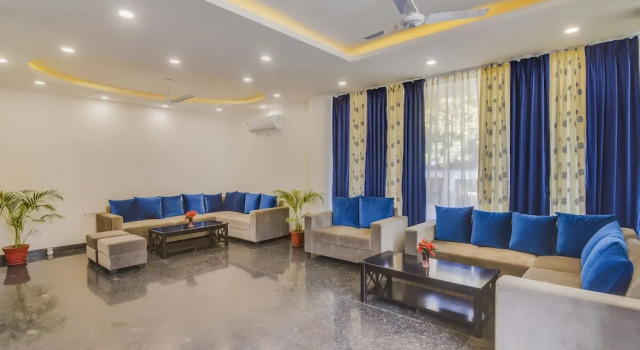 Royal Residence Galleria, Забронировать Отель Гургаон Gurgaon Region, рядом с Улица Гольф-Корс-роуд