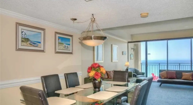 Ocean Forest 2309 Ocean Front Penthouse condo, Забронировать Отель Отели Миртл-Бич с парковкой, рядом с Pine Lakes International Country Club, Парковка