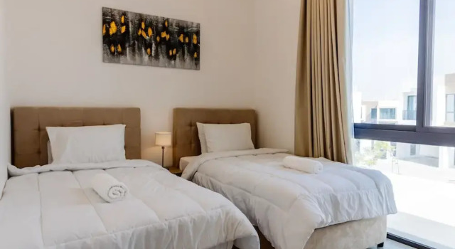 Luxury Villas with Beach Access by VB Homes, Забронировать Вилла Коттеджи Рас-Аль-Хайма, Коттедж