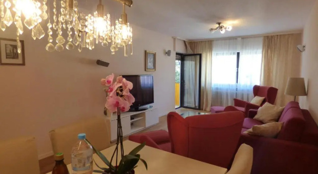 Апартаменты Colibri Apartment