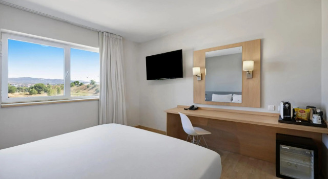Travelodge Las Rozas, Varaa Bed and Breakfast Hotellit Madridin maakunta pysäköinnillä, Pysäköinti