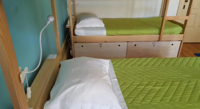 Кровать в общем номере CoolHostel