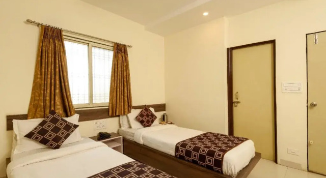 Hotel Platinum Inn, Забронировать Отель Отели штата Махараштры с завтраком, Завтраки