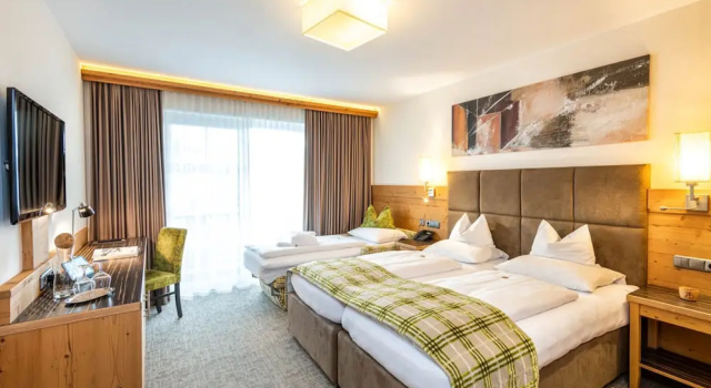 Трёхместный номер Comfort с балконом Hotel Garni Melanie