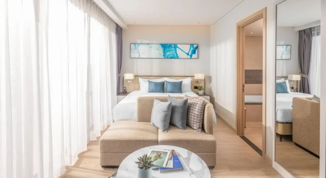 Номер Deluxe с 2 комнатами с балконом Citadines Marina Halong