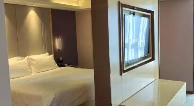 Семейный люкс Lavande Hotels· Yueyang Linxiang Zhongfa