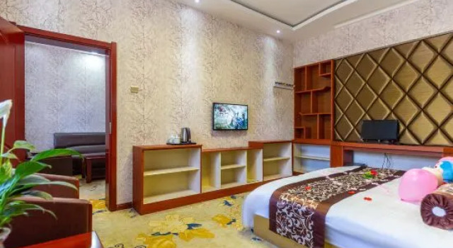 Люкс Deluxe Baiyou Business Hotel
