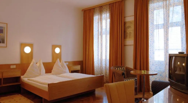 Madar Café Central Melk, Prenota Hotel Melk Wachau