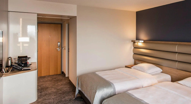 Двухместный номер Superior Mövenpick Hotel Lausanne