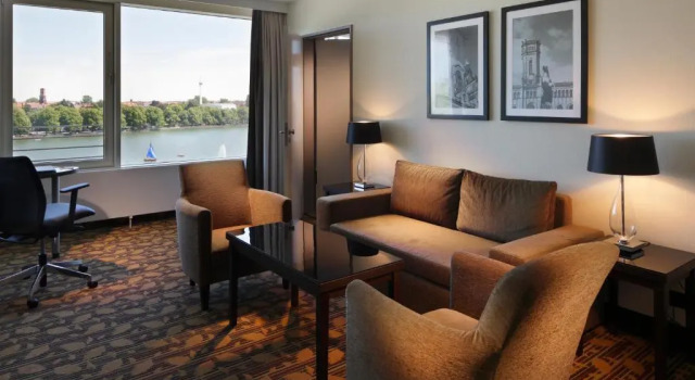 Люкс Courtyard by Marriott Hannover Maschsee