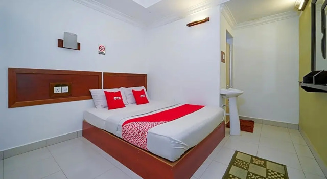 Standart oda OYO 89976 Fins Hotel