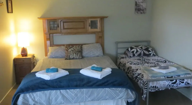 Koru Beach Cabin & B&B Homestay, Забронировать Отель «постель и завтрак» Барритаун регион Уэст-Кост