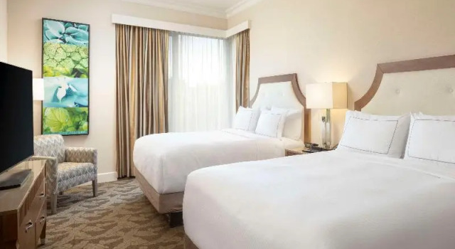 Люкс с 2 комнатами DoubleTree by Hilton San Diego Bayside