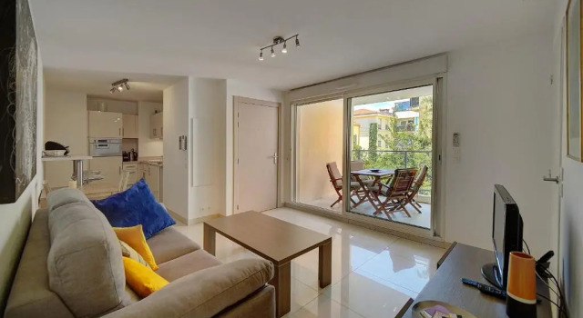 2 PIECES MODERNE AVEC TERRASSE ET PARKING A 3MN DES PLAGES !l- A1B230, Забронировать Апартаменты/квартира Отели Канн с парковкой, рядом с Le Croisette Casino Barriere de Cannes, Парковка