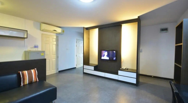 Трёхместный люкс LOFT Salaya